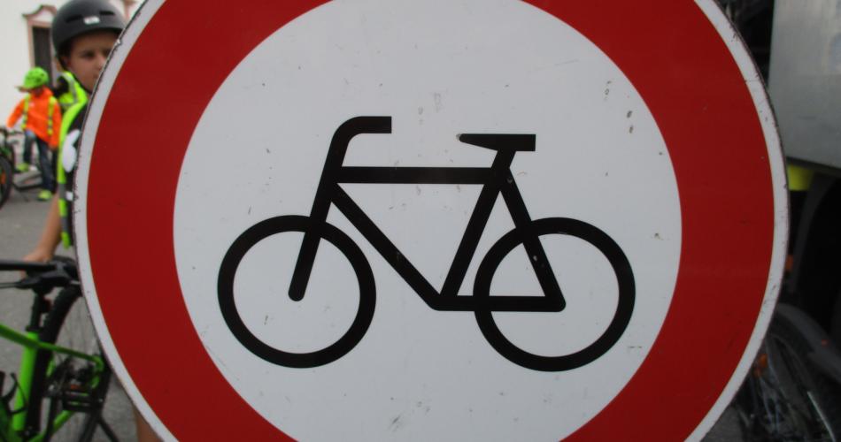 Verkehrsschild Radfahren verboten