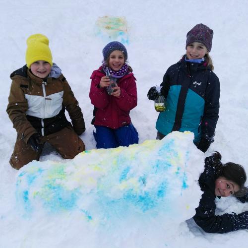 Kinder im Schnee
