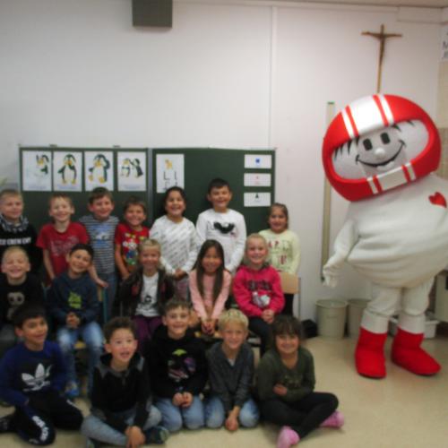 Gruppenfoto mit Helmi