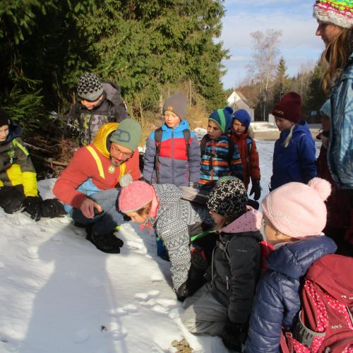Gruppenfoto Kinder mit Naturführern
