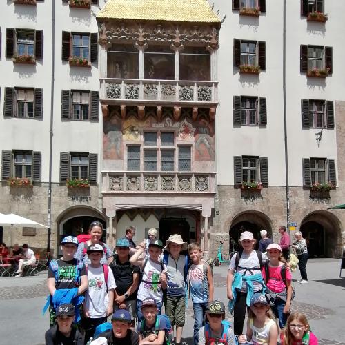 Gruppenfoto vor dem Goldenen Dachl