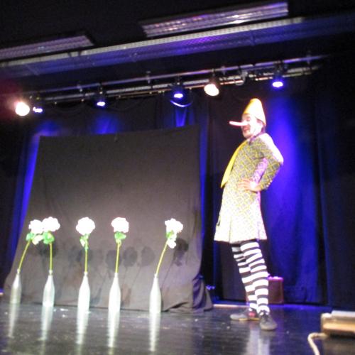 Schauspielerin auf der Bühne