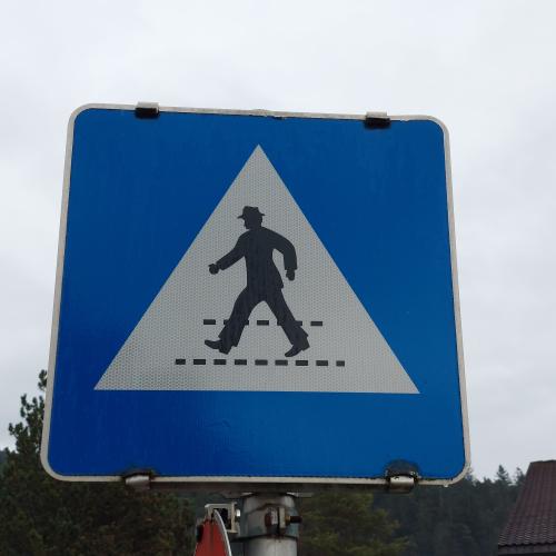 Verkehrsschild "Fußgängerübergang"