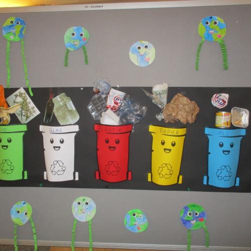 Gebastelte Mülltonnen 
