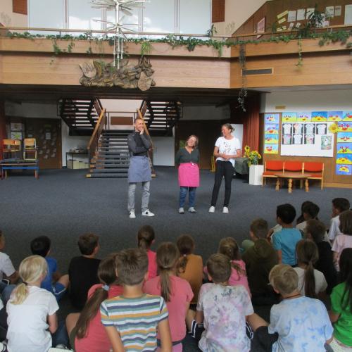 Bürgermeister Salchner, Gemeinderätin Dablander, Direktorin Gruber